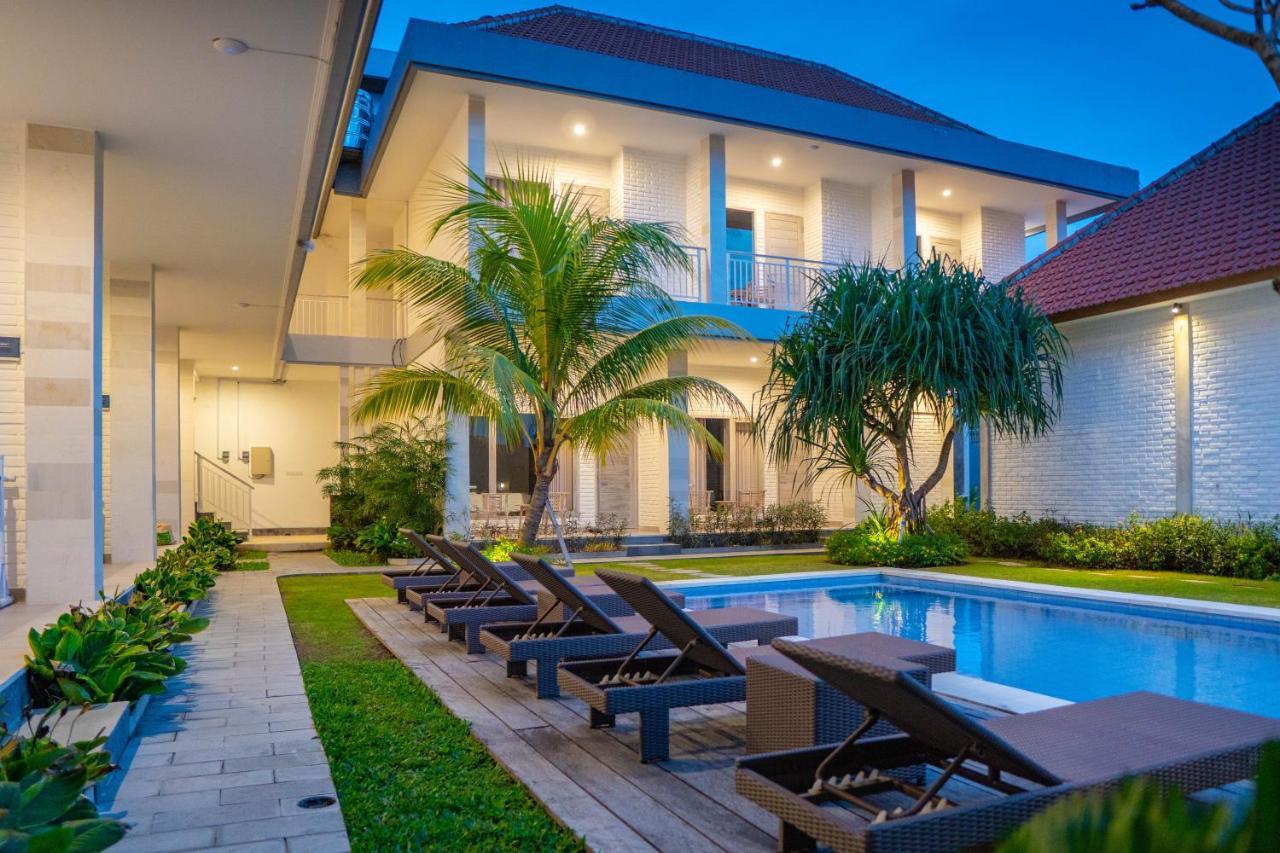 Berawa Dini Guesthouse Canggu Екстериор снимка