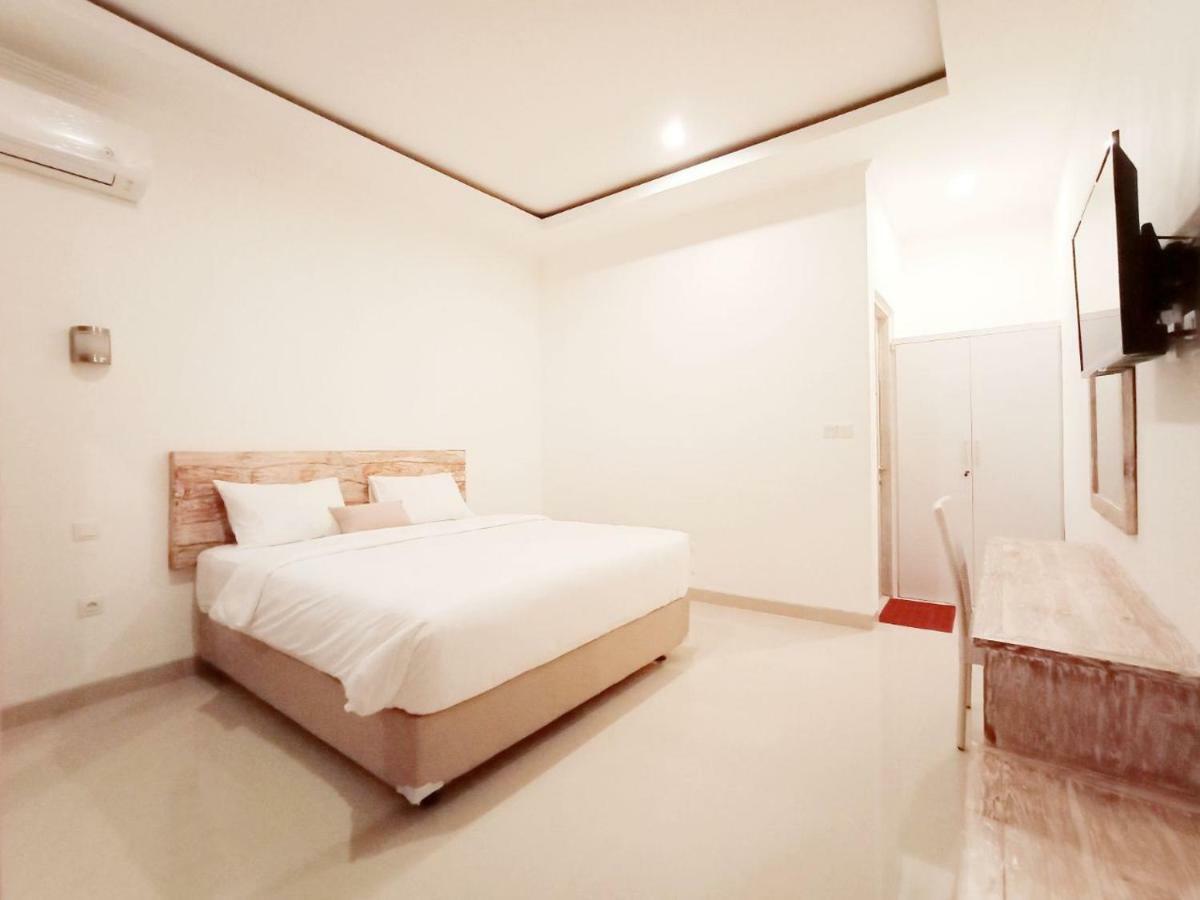 Berawa Dini Guesthouse Canggu Екстериор снимка